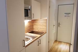 1 Zimmer Apartment mit Balkon in München/Riem möbliert ab 01.07.26 (fix) für mindestens 6 Monate – Willy-Brandt-Allee 14, 81829 Messestadt Riem, München – Vorschaubild 3