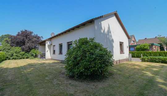 Bild von 6591 - RESERVIERT - Ihr neues Zuhause im Grünen – gemütlicher Bungalow mit viel Raum zur Entfaltung!