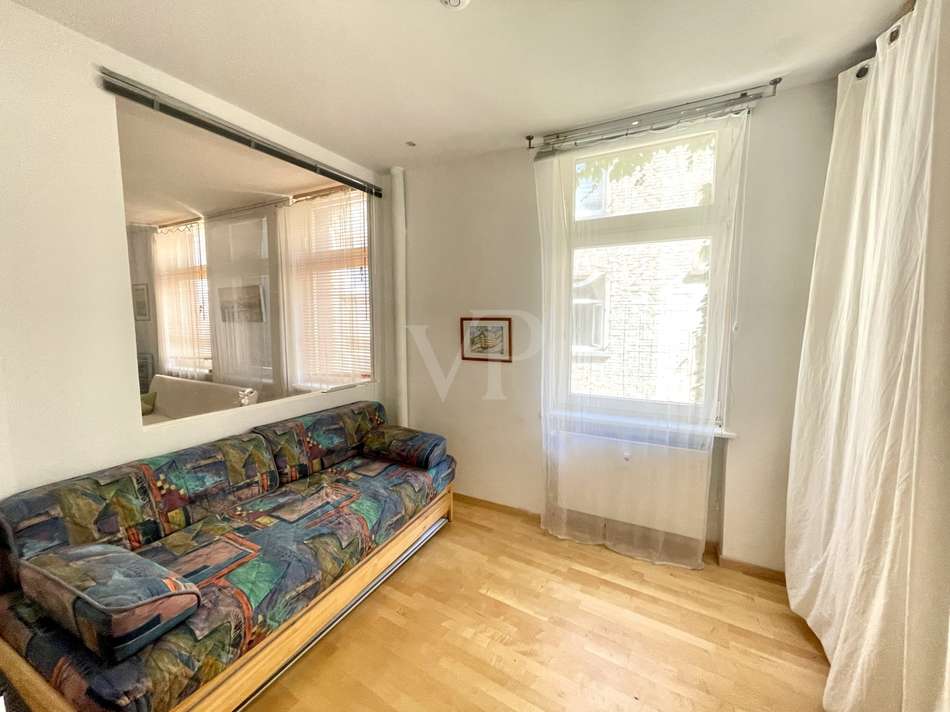 c8d72d3d-be7d-4c60-9be8-64f5d8