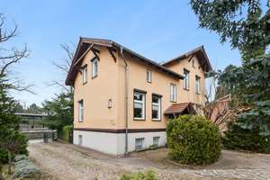 Zweifamilienhaus im Herzen von Zeuthen auf großzügigem Grundstück – Die vollständige Adresse der Immobilie erhältst du vom Anbieter., 15738 Zeuthen – Vorschaubild 2
