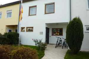 2019 Vollrenoviertes Reihenhaus in Böblingen, Stadtrand – Böblingen (Kreis) – Vorschaubild 1