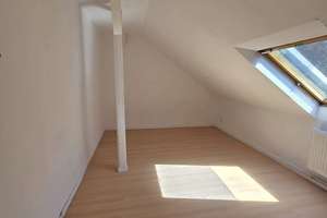 Wohnen mit Charakter – Helle 3,5-Zimmer-Dachgeschosswohnung in Gelsenkirchen – Die vollständige Adresse der Immobilie erhältst du vom Anbieter., 45889 Bismarck, Gelsenkirchen – Vorschaubild 3