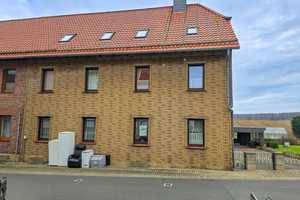 Einladendes Zuhause mit viel Platz! Doppelhaus mit Garagen in idyllischer Umgebung von Bodenstein. – Goslar (Kreis) – Vorschaubild 2