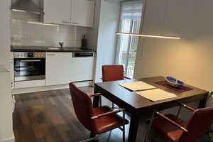 Modern eingerichtete, möblierte 2-Raum-EG-Wohnung auf 2 Jahre zu vermieten. – München – Vorschaubild 2