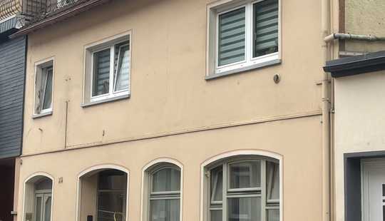 Bild von Charmantes Mehrfamilienhaus mit zwei stilvollen Wohneinheiten und eine Gewerbefläche