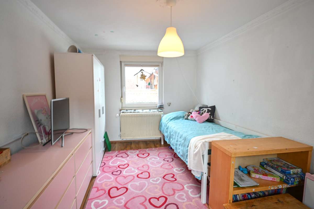 Immobilie in Großostheim - Einfamilienhaus mit Terrasse und Hofbereich in Großostheim! - Bild 1