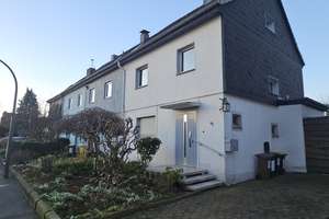 Gepflegtes Reihenendhaus mit großem Garten, ruhige Wohnstr. am Feldrand, 5 Schlafzimmer, 