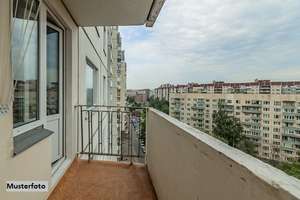 3-Zimmer-Wohnung nebst Loggia