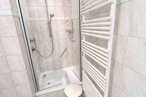 * WOW! Großzügige, gepflegte 4,5-Zi.-Wohnung mit Balkon * 105 qm * gute Lage in S-Untertürkheim * – Die vollständige Adresse der Immobilie erhältst du vom Anbieter., 70327 Untertürkheim (Ortsteil), Stuttgart – Vorschaubild 11