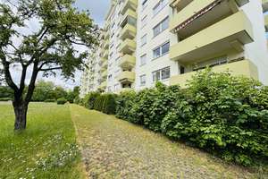 Frisch renovierte 2-Zimmer-Wohnung mit Blick ins Grüne