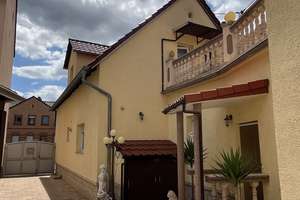 Charmantes Einfamilienhaus mit italienischem Flair im großen Innenhof mit überdachtem Freisitz – Die vollständige Adresse der Immobilie erhältst du vom Anbieter., 67071 Oggersheim, Ludwigshafen am Rhein – Vorschaubild 1