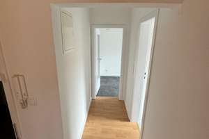 Wunderschöne 2-Zimmer Wohnung mit Aufzug und Balkon in Innenstadtnähe! – Helmstedter Straße 10, 38102 Östliches Ringgebiet, Braunschweig – Vorschaubild 1