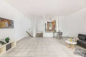 Ihr neues Zuhause: modernes Reihenhaus mit PV-Anlage, Einliegerwohnung, Terrasse & 2 Balkonen – Karlsruhe – Vorschaubild 3