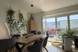 Großzügige 5-Zimmer-Wohnung mit zwei Dachterrassen und Aufzug direkt in Ihr Zuhause – Im Schollengewann 1, 69123 Wieblingen, Heidelberg – Vorschaubild 3