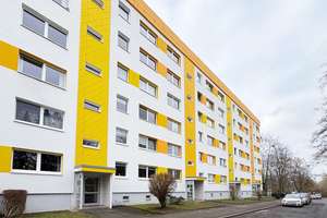 Renditestarke 4-Zimmer-Wohnung mit Balkon in gepflegtem Mehrfamilienhaus – Die vollständige Adresse der Immobilie erhältst du vom Anbieter., 9119 Kappel, Chemnitz – Vorschaubild 1