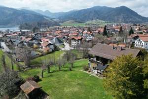 Bester Seeblick von Schliersee:
Ihr Traumhaus zur Anmietung bis April 2028
- Einmaliges Grundstück – Die vollständige Adresse der Immobilie erhältst du vom Anbieter., 83727 Schliersee – Vorschaubild 1
