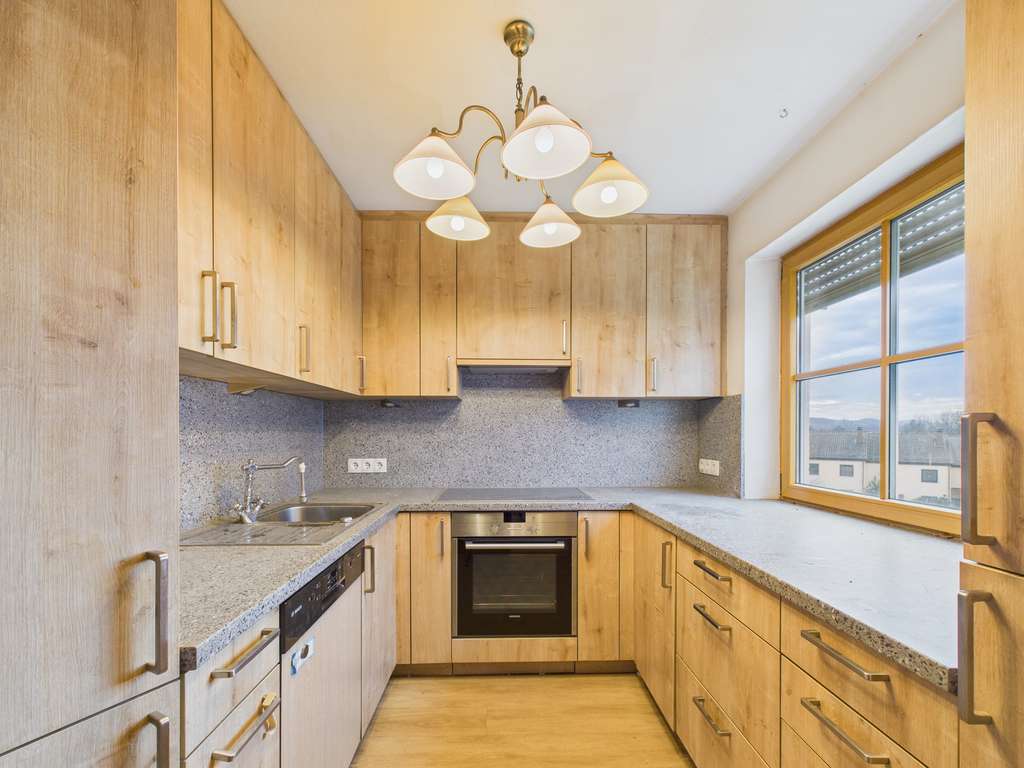 Immobilie in Metzingen - Gepflegte 3,5-Zimmer-Wohnung mit sonnigem Westbalkon & Einbauküche in ruhiger Lage von Metzingen! - Bild 0