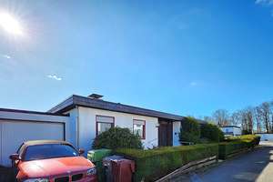 = H = FREISTENDES BUNGALOW MIT GARTEN, GARAGE UND WEITBLICK INS GRÜN-LAGE! = H = – Die vollständige Adresse der Immobilie erhältst du vom Anbieter., 51674 Wiehl – Vorschaubild 2