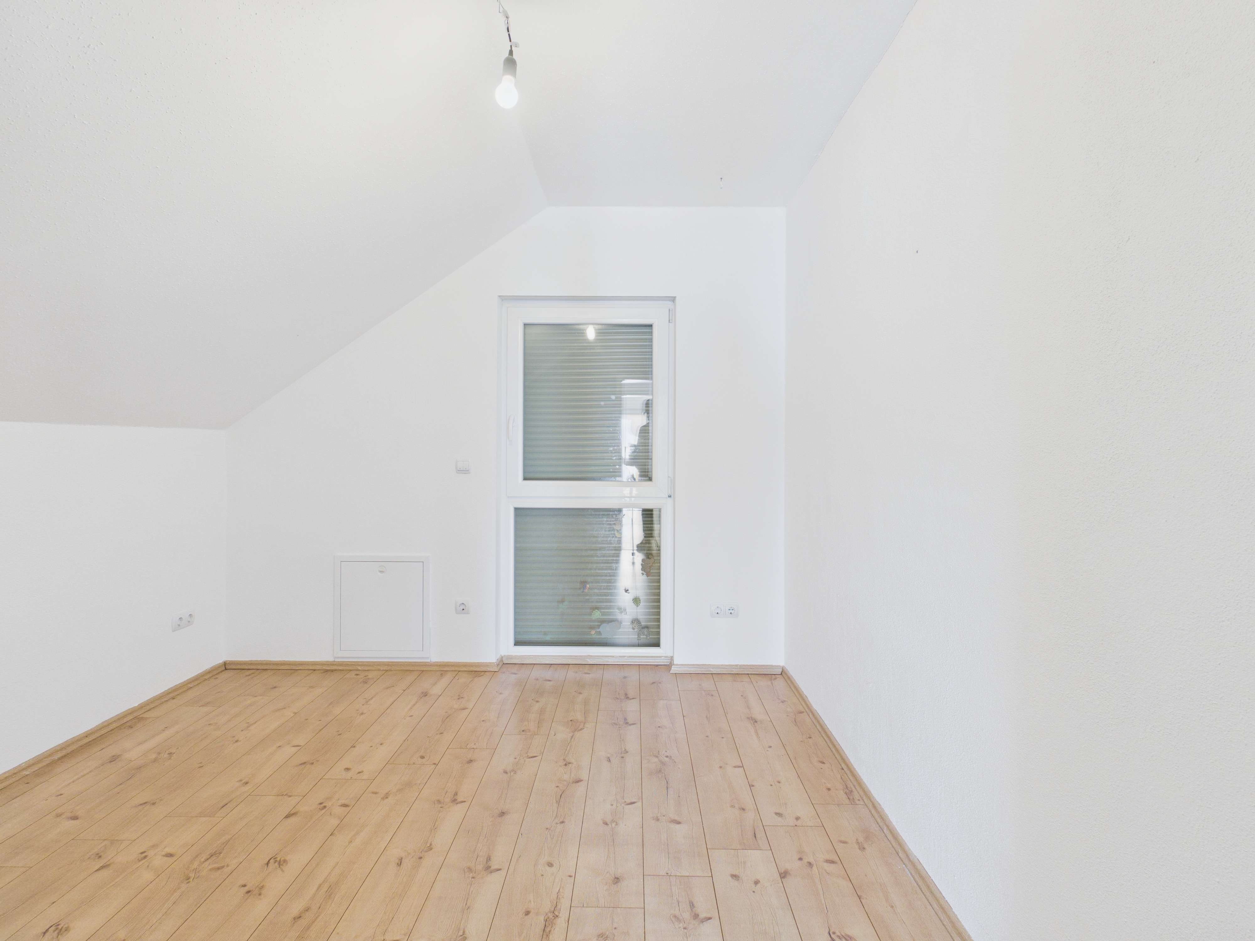 Immobilie in Gerolstein - Jeweils 1 Doppelhaushälfte zu verkaufen. Familienglück gesucht ? Hier sind Sie genau richtg ! - Bild 0