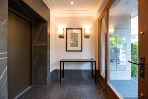 Df.-Golzheim: Elegante 3 1/2-Raum-Wohnung mit großer Gartenterrasse und kleinem Garten