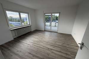 Großzügige 3-Zimmer-Wohnung (108m²) mit Balkon in Augsburg-Lechhausen – Die vollständige Adresse der Immobilie erhältst du vom Anbieter., 86165 Lechhausen-Ost, Augsburg – Vorschaubild 3
