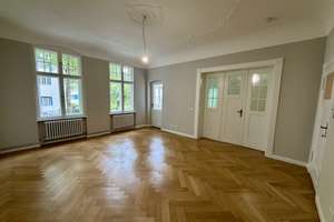 Erstbezug 4-Raum-Wohnung nach umfassender Renovierung mit EBK in Berlin-Zehlendorf