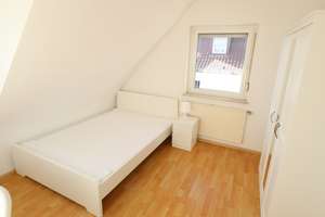 Schönes möbliertes WG-Zimmer in einer 3er WG in Stuttgart-Zuffenhausen – Die vollständige Adresse der Immobilie erhältst du vom Anbieter., 70439 Zuffenhausen-Frauensteg, Stuttgart – Vorschaubild 7