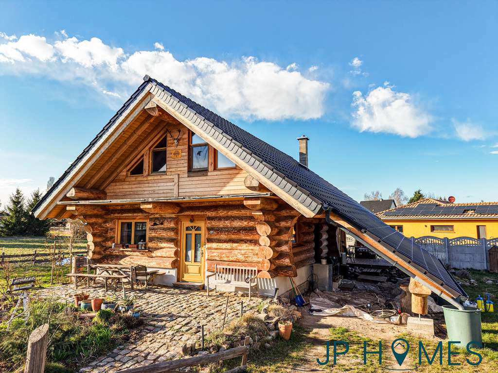 Immobilie in Zeschdorf - Naturstammhaus in idyllischer Natur mit Seen und Pferdekoppeln in der Nähe - 50 min von Berlin - Bild 2