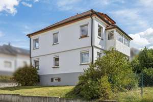 ::: Wundervolles 2 Familienhaus (OG sofort beziehbar), mit 3 Stpl. und 2 Tiefgaragen-Stpl. :::