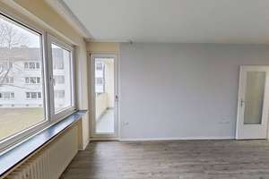 Großzügig geschnittene 3-Zimmer-Wohnung mit BALKON – Lahrkampstraße 23, 33104 Schloß Neuhaus, Paderborn – Vorschaubild 2