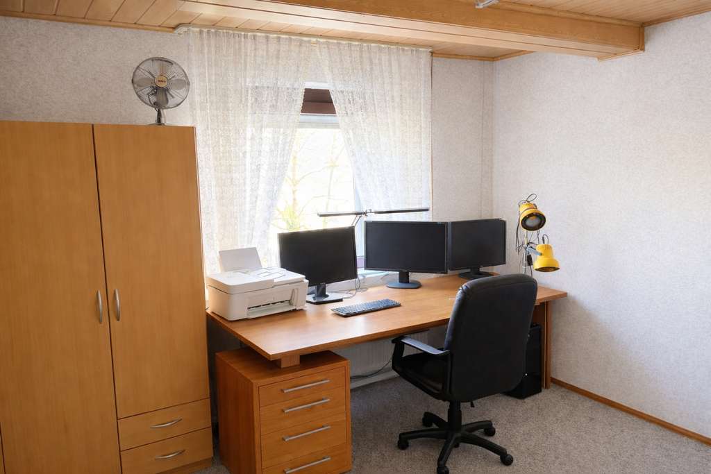 Immobilie in Wetzlar - Geräumiges, lichtdurchflutetes Einfamilienhaus – ideal für vielfältige Nutzungsmöglichkeiten. - Bild 4