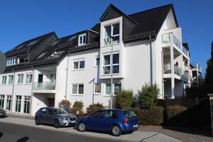 Helle 2-Zimmer-Dachwohnung mit Süd-Dachloggia und Tiefgaragenstellplatz in Taunusstein-Wehen