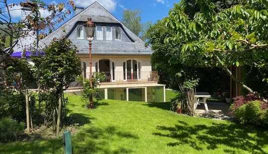 Bild von Repräsentative 2-Familien-Villa mit Gewerbefläche & Wellnessbereich