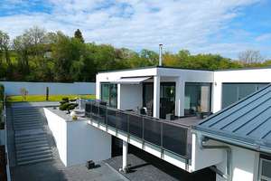 Exklusives und energieeffizientes Einfamilienhaus mit Swimmingpool und Kfz-Lackierfachbetrieb – Die vollständige Adresse der Immobilie erhältst du vom Anbieter., 72810 Gomaringen – Vorschaubild 4