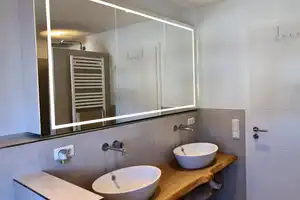 Stilvoll & Modern: Exklusive Doppelhaushälfte in Bestlage von Bad Bramstedt mit unverbaubarem Blick – An der Osterau 22b, 24576 Segeberg (Kreis) – Vorschaubild 23
