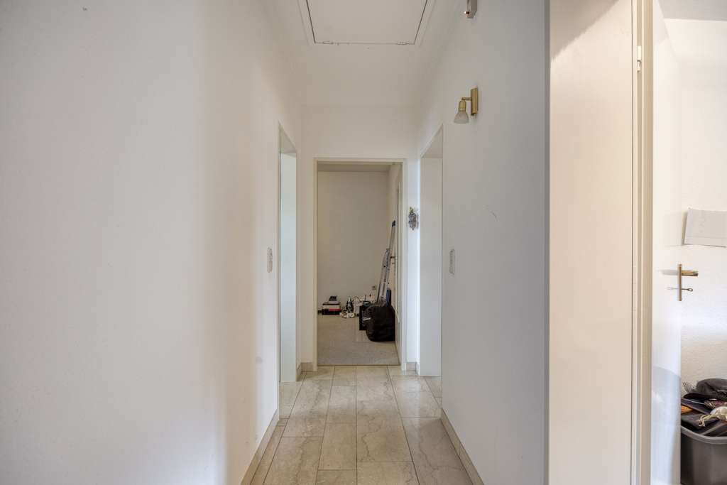 Immobilie in Zülpich - Bungalow mit Doppel-Garage, großes Grundstück in Zülpich-Sinzenich - Bild 4