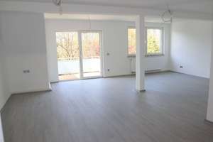 Schöne, helle, modernisierte Wohnung im Dachgeschoss = 2.OG mit Balkon. – Borbecker Straße 216, 45355 Borbeck-Mitte, Essen – Vorschaubild 4
