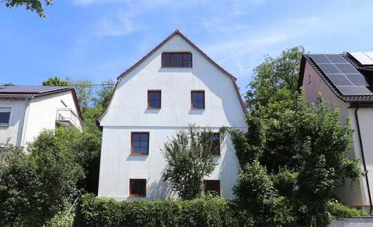 Charmantes Fachwerk-Einfamilienhaus in Neckartenzlingen mit Garten in Hanglage