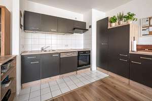 Hier stimmen Preis & Leistung! Gepflegte 2-Zimmerwohnung mit Grünfläche und TG-Stellplatz – Die vollständige Adresse der Immobilie erhältst du vom Anbieter., 55252 Mainz-Kastel, Wiesbaden – Vorschaubild 3
