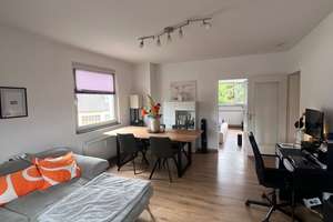 Helle Dachgeschoss-2-Zimmer-Wohnung mit viel Tageslicht in Köln – Bernburger Weg 3, 51061 Höhenhaus, Köln – Vorschaubild 5