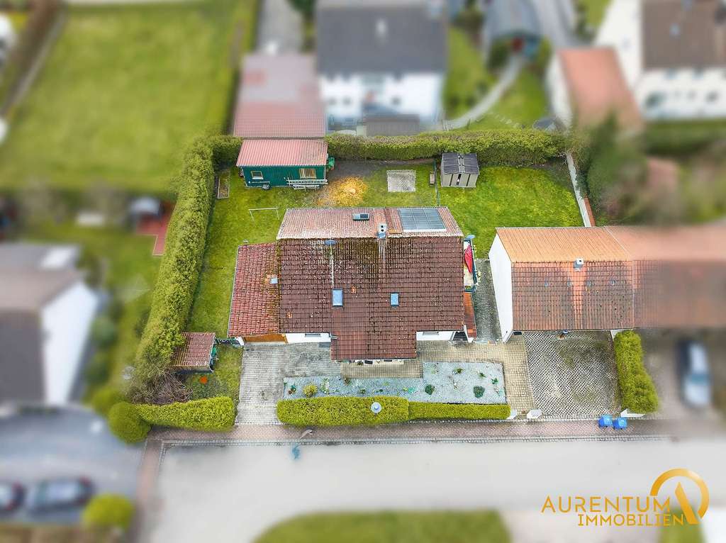 Immobilie in Biburg - Flexibles Zweifamilienhaus mit großem Grundstück und Nebengebäude in ruhiger Lage von Biburg - Bild 3