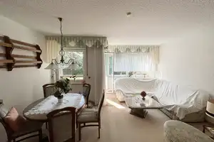 NÜRNBERG-ALTENFURT: GEPFLEGTE 3-ZI-HOCHPARTERRE-WOHNUNG MIT GROSSER LOGGIA UND EINZELGARAGE – Nürnberg – Vorschaubild 3