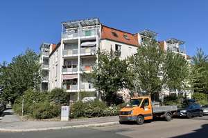 Ruihig wohnen unterm Dach mit Lift, EBK & Balkon! – Die vollständige Adresse der Immobilie erhältst du vom Anbieter., 1277 Blasewitz (Stadtteil), Dresden – Vorschaubild 3