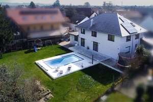 Moderne Stadtvilla mit Pool und großzügigem Garten – luxuriöses Wohnen in ruhiger Lage von Neuried – Die vollständige Adresse der Immobilie erhältst du vom Anbieter., 77743 Neuried – Vorschaubild 72