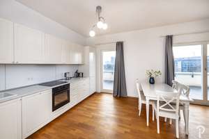 Wohnen in hochwertigem Ambiente mit internationalem Flair.
Möblierte 2 Zimmer-Dachterrassen-Wohnung – Die vollständige Adresse der Immobilie erhältst du vom Anbieter., 40549 Heerdt, Düsseldorf – Vorschaubild 8