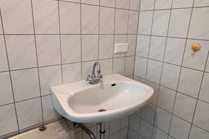 Renovierte 2-Zimmer-Erdgeschosswohnung mit Balkon in Wuppertal  – Hesselnberg 25, 42285 Barmen, Wuppertal – Vorschaubild 12