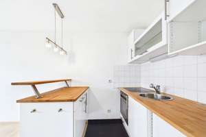 Ein Zimmer, viele Vorzüge: gepflegte Wohnung mit großer Terrasse und TG-Stellplatz in Sillenbuch! – Die vollständige Adresse der Immobilie erhältst du vom Anbieter., 70619 Riedenberg, Stuttgart – Vorschaubild 4