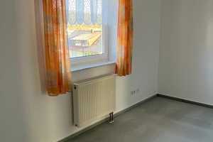Gepflegtes Reihenhaus mit EBK, Garage, Stp., in ruhiger Lage von Ostelsheim – Calw (Kreis) – Vorschaubild 11