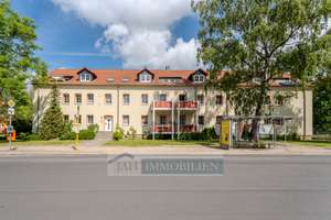 Großzügige Dachgeschosswohnung mit sonniger Terrasse in Berlin-Wilhelmsruh