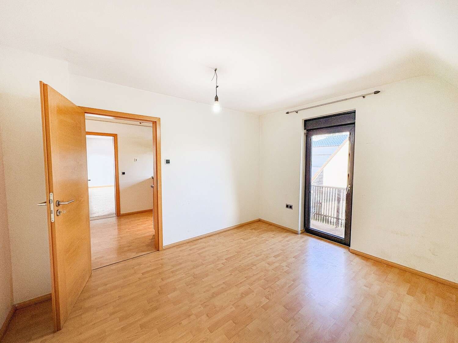 Immobilie in Annweiler am Trifels - Großzügiges 1-2 Familienhaus mit 1.599 m²Grundstück in Annweiler-Queichhambach - Bild 0